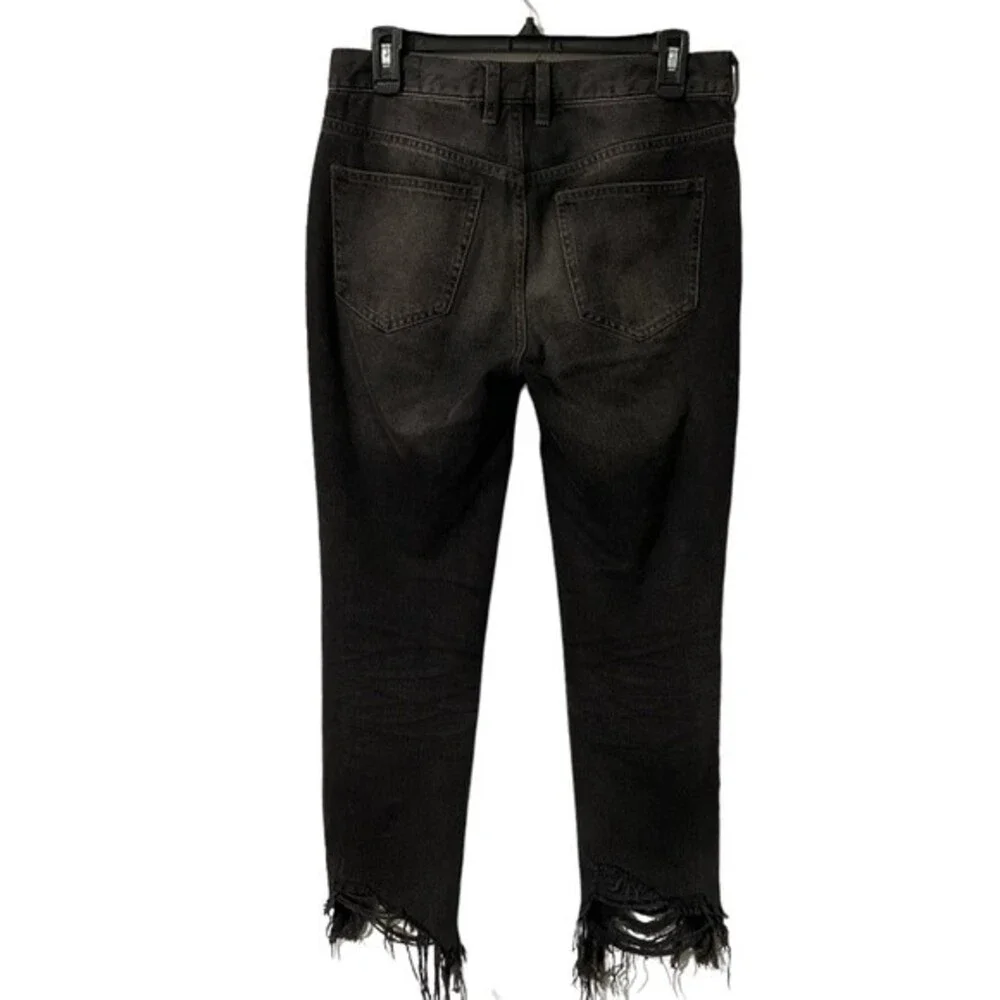 Free people Black Distressed Destroyed Chewed‎ Up Midrise Straight Leg Size 26